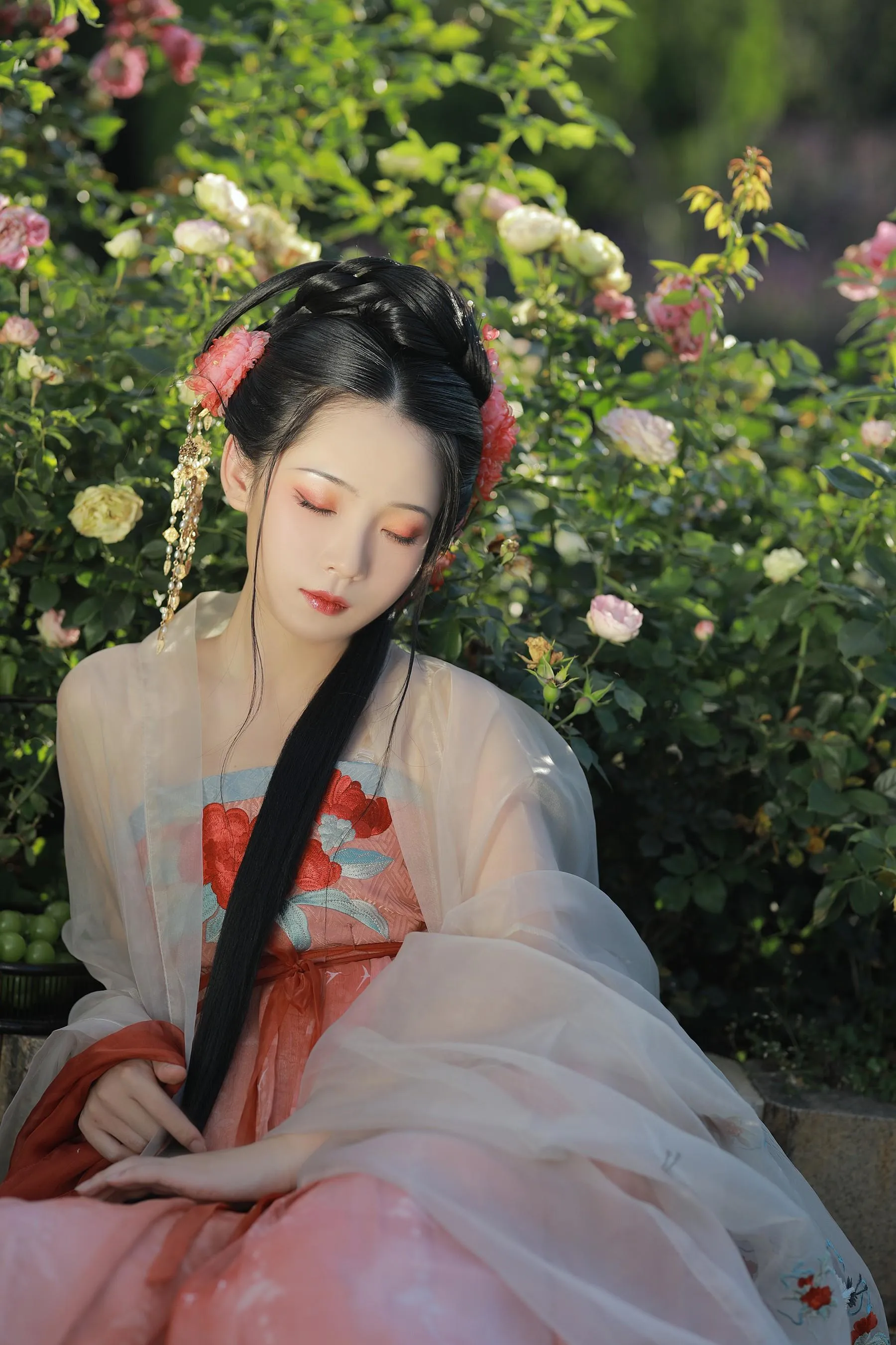 [YITUYU艺图语]2022.09.06 美人迈兮音尘阙 落花人独立 [34P]插图7